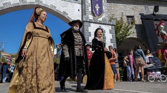 El Emperador Carlos V junto a su séquito. 