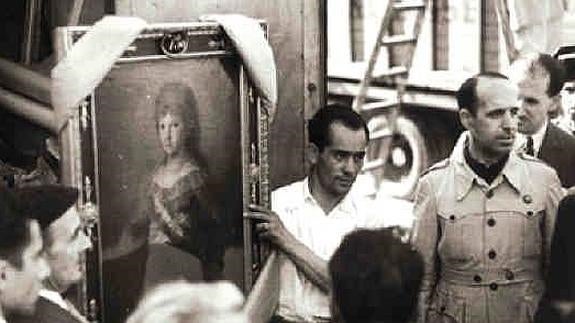 Reproducción de fotografìas sobre el traslado de cuadros y otras obras de arte del Museo del Prado durante la Guerra Civil, para salvarlos.