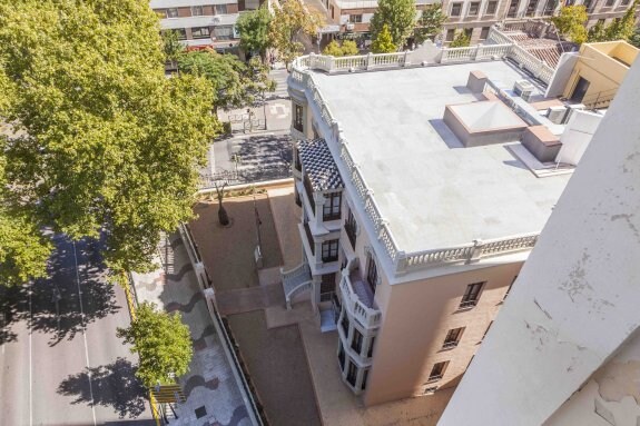 Vista aérea del chalé de los Málaga que muestra todo lo que queda sin edificar. :: jorge rey