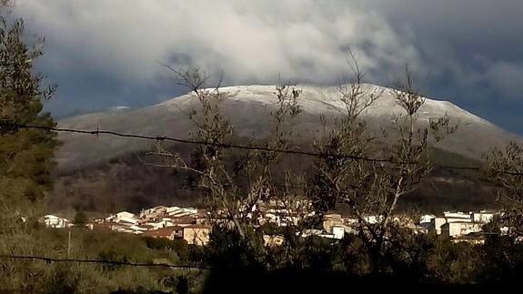 Nieve en la cumbre del Jálama, en la Sierra de Gata:: NACHO TREVEJO