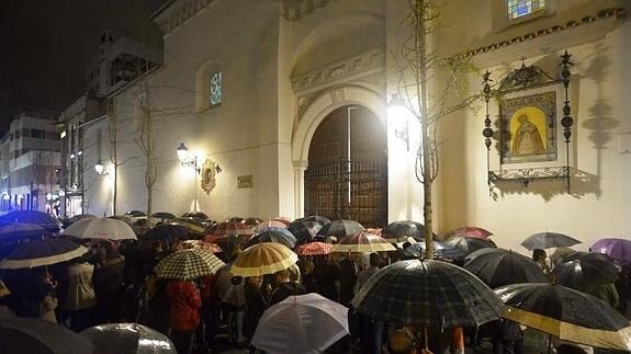 Imagen de archivo de una procesión suspendida en Badajoz el Martes Santo. 