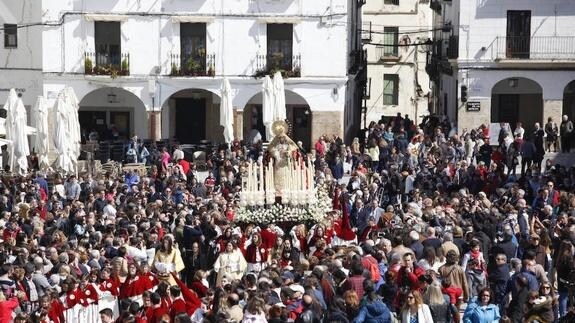 La cofradía de la Sagrada Cena abre el Jueves Santo en Cáceres