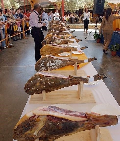 Imagen de una pasada edición del Salón del Jamón Ibérico:: HOY