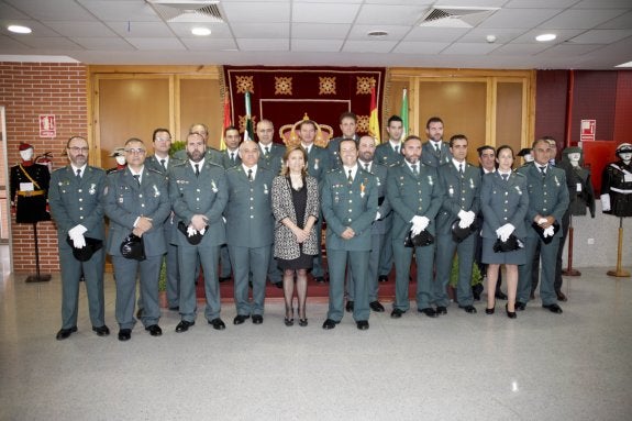 Foto de grupo de los conderados ayer con la subdelegada del Gobierno, Jerónima Sayagués. :: cordero