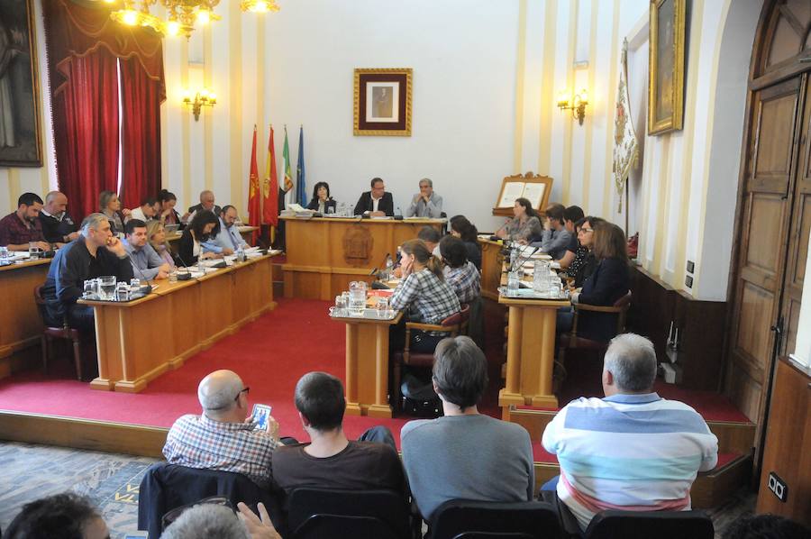 Pleno del Ayuntamiento de Mérida con el PSOE en minoría