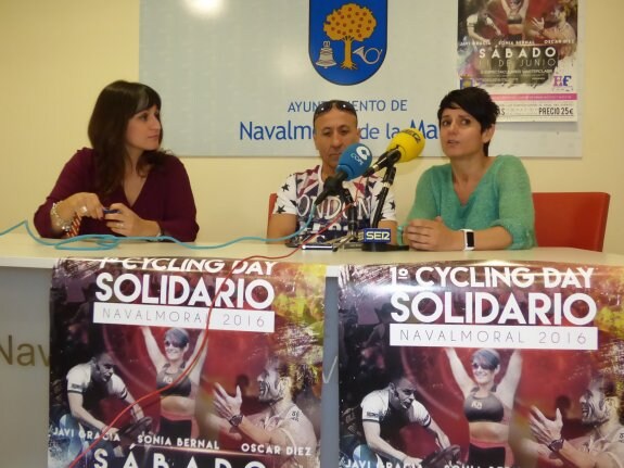 Medina, Tejera y Bernal presentaron el Cycling Day Solidario. :: MAM