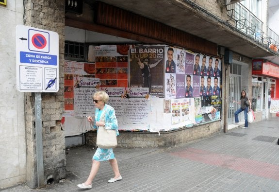 Carteles de Unidos Podemos en Marquesa de Pinares. :: Brígido