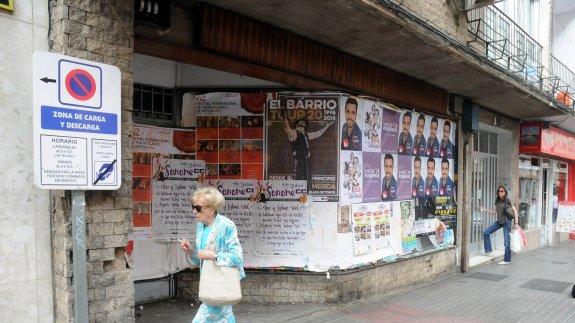 Carteles de Unidos Podemos en Marquesa de Pinares. ::