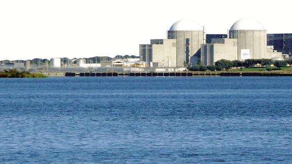 Central nuclear de Almaraz, que aporta la mayor parte de lo que se ingresa por la ecotasa. :: HOY