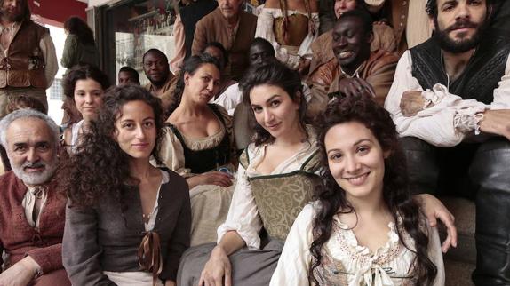 Figurantes del capítulo piloto de "Still Star Crossed".