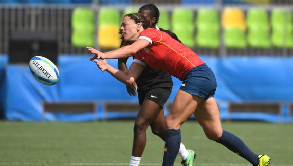 Lapacense María Ribera durante el partido con Kenia 