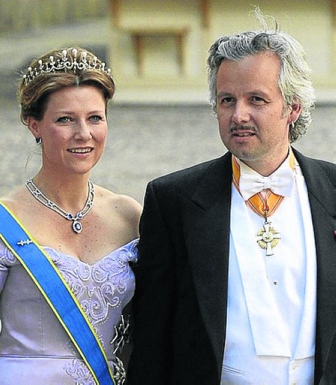 La pareja en una boda real.