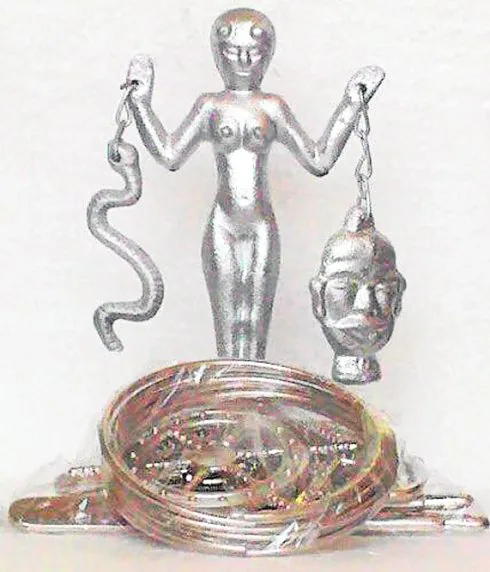   Estatua similar a la sumergida de Yemayá, diosa africana del mar y la familia. 