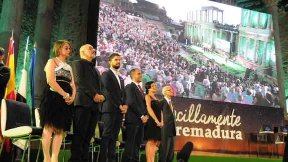 El presidente de la Junta de Extemadura, Guillermo Fernández Vara, ha cerrado los discursos en la Asamblea reivindicando el tren para la región.