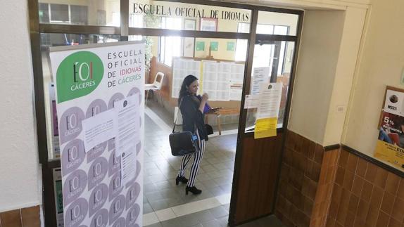 Sede de la EOI de Cáceres, una de las que continúa esperando la llegada de profesores sustitutos.