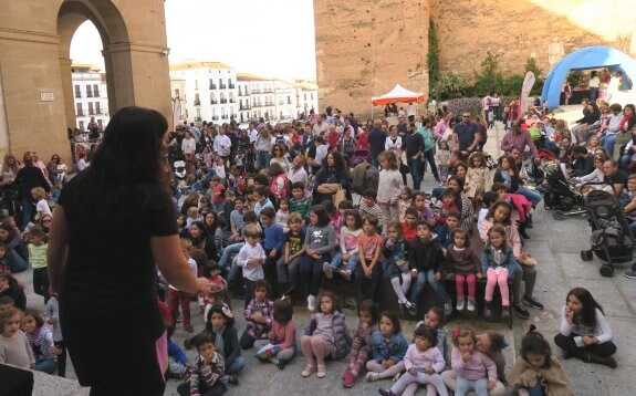 Ayer se contaron cuentos en el Foro de los Balbos. :: jorge rey