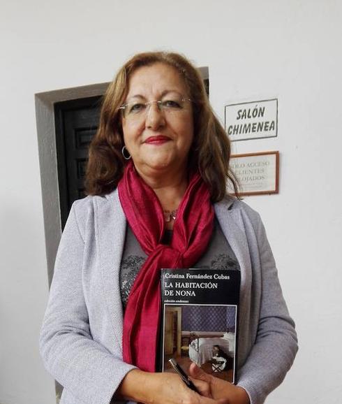Cristina Fernández logra el Premio de narrativa Dulce Chacón con 'La Habitación de Nona'