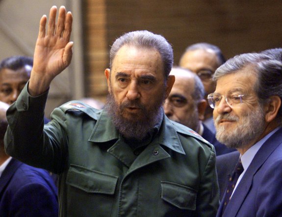 El comandante y Juan Carlos Rodríguez Ibarra en 1998. :: HOY