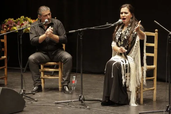 Miriam Cantero, anoche durante su actuación en el Gran Teatro. :: lorenzo cordero