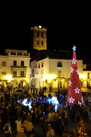 Encendido en la plaza. :: v. c.