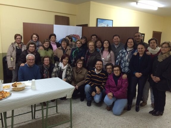 Voluntarios de la comunidad parroquial de la Santa Cruz. :: f. h.