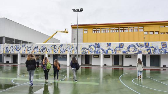 Escola Secundaria Don Sancho II en Elvas, a siete kilómetros de Badajoz :: 