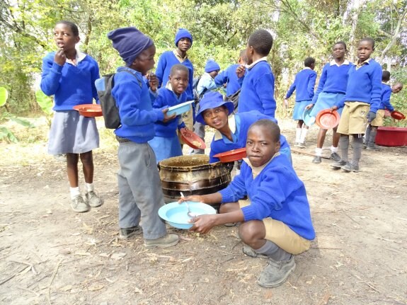 Proclade Bética financia un proyecto para niños en Zimbabwe. 