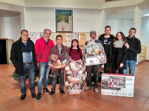 Varios de los premiados con parte del jurado y empresarios. :: g.l.