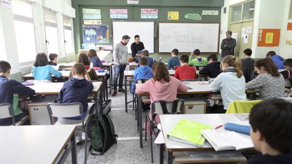 Alumnos en un instituto de Cáceres.