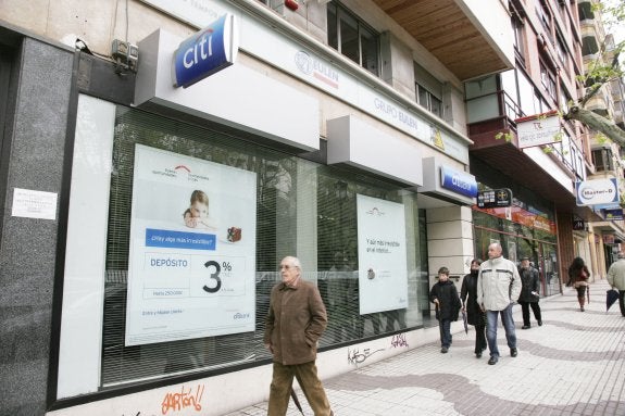 Imagen de la sucursal de Citibank, ya desaparecida, en la avenida de España en el año 2010. :: hoy