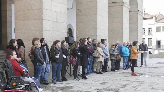 Minuto de silencio por la violencia machista