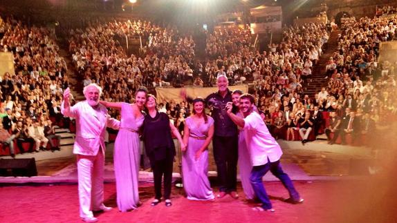 Los invitados se hacen una foto con el público en otra edición de los Premios Ceres