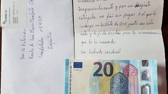 Carta con el billete de 20 euros que ha llegado a un bar ce Candeled.