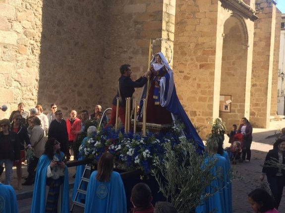 Nuestra Señora del Rosario, también salió el domingo. :: felipe