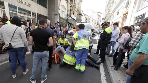 Accidente por la colisión de una moto y un coche.