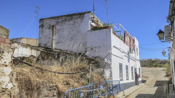 Los vecinos llevan pidiendo la limpieza de este solar 18 años:: PAKOPÍ