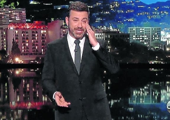 Maxi Iglesias, en la presentación de la serie. :: netflixJimmy Kimmel. :: abc