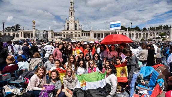 Alumnas, profesoras y madres del Colegio Puerta Palma disfrutaron de la visita. 