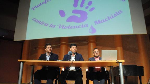 Acto de presentación de la Plataforma Extremeña de Hombres Contra la Violencia Machista