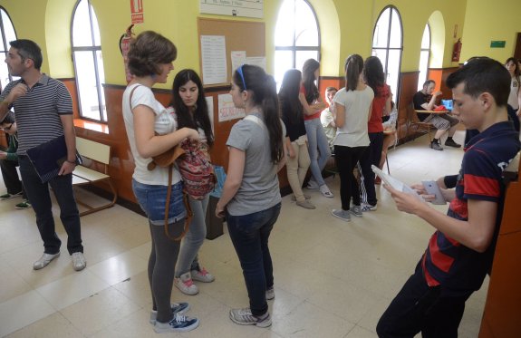 La Escuela de Idiomas ubicada en el Palacio Godoy lleva pidiendo su traslado desde hace quince años. 