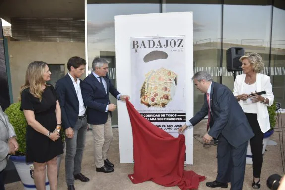 Subirán, Ginés Marín, José Cutiño, Fragoso y Cristina Herrera, en la presentación del cartel. :: j.v. arnelas