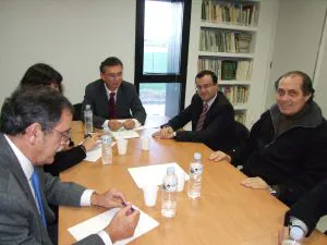 El Consejero de Fomento, José Luis Quintana, y los alcaldes de Don Benito y Villanueva. / R. H.