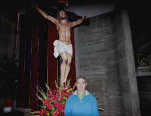 Antonio Mora donó el trono para el Cristo de la Angustia. / PIÑERO