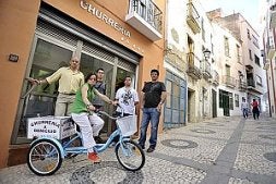 La calle Moreno Zancudo recupera su tradición churrera