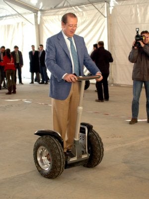 Alejandro Ramírez del Molino figura en la lista al Congreso. ::
HOY