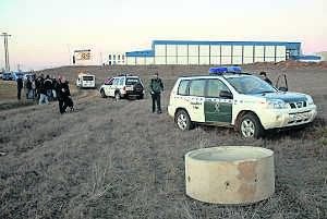 Tubería con la que murió el niño de 10 años el pasado 6 de febrero en Lobón. ::                             BRÍGIDO