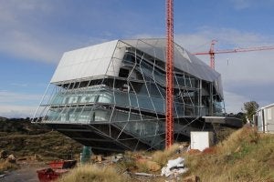 Vista actual del edificio del palacio de congresos en el Berrocal. ::                             ANDY SOLÉ