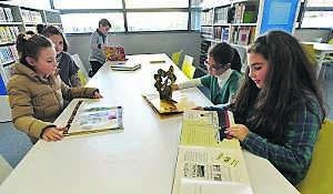 Los niños fueron los primeros en estrenar las nuevas instalaciones. ::
JOSÉ VICENTE ARNELAS