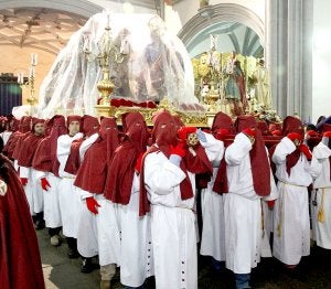 La Sagrada Cena volvió  a Santo Domingo para buscar cobijo del agua.