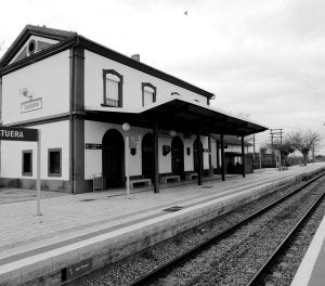 En Castuera hay dos muelles alquilados como almacén. ::                             PEPE CÁCERES